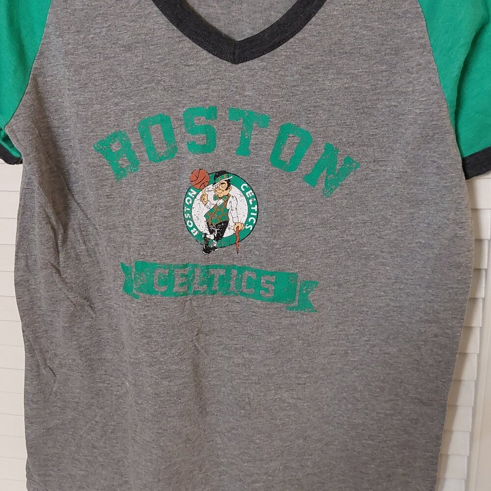 V NECK Ringer Tee Vintage distressed Logo Boston Celtics Size Large Gently used.